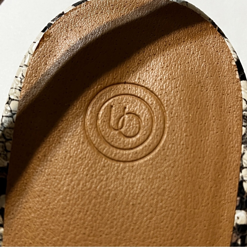 Urban Outfitters Dana Snake Slingback Mule - Picture 2 of 6